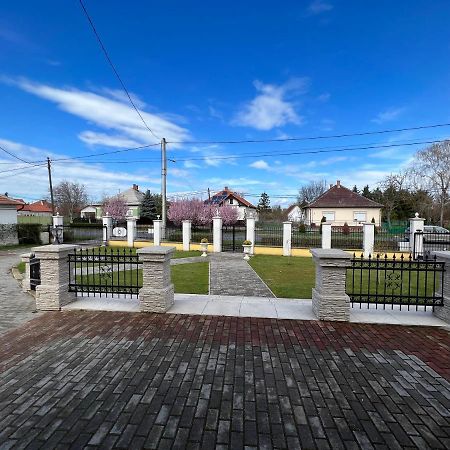 Kuria Vendeghaz Otel Poroszló Dış mekan fotoğraf