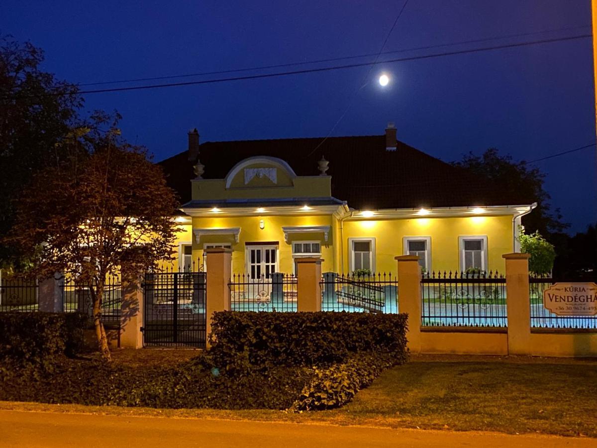 Kuria Vendeghaz Otel Poroszló Dış mekan fotoğraf
