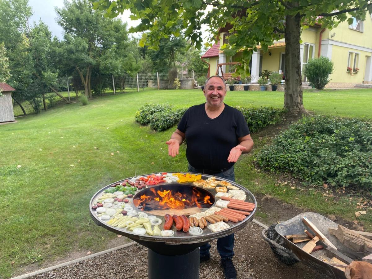 Kuria Vendeghaz Otel Poroszló Dış mekan fotoğraf