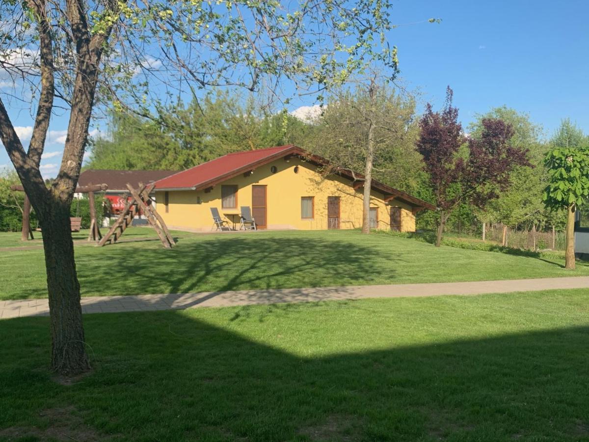 Kuria Vendeghaz Otel Poroszló Dış mekan fotoğraf