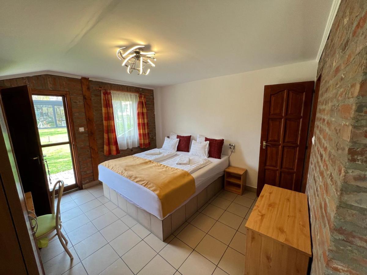 Kuria Vendeghaz Otel Poroszló Dış mekan fotoğraf